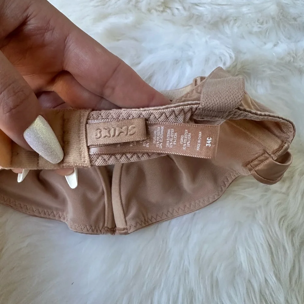 SKIMS Satin Bra 34c - Picture 4 of 4